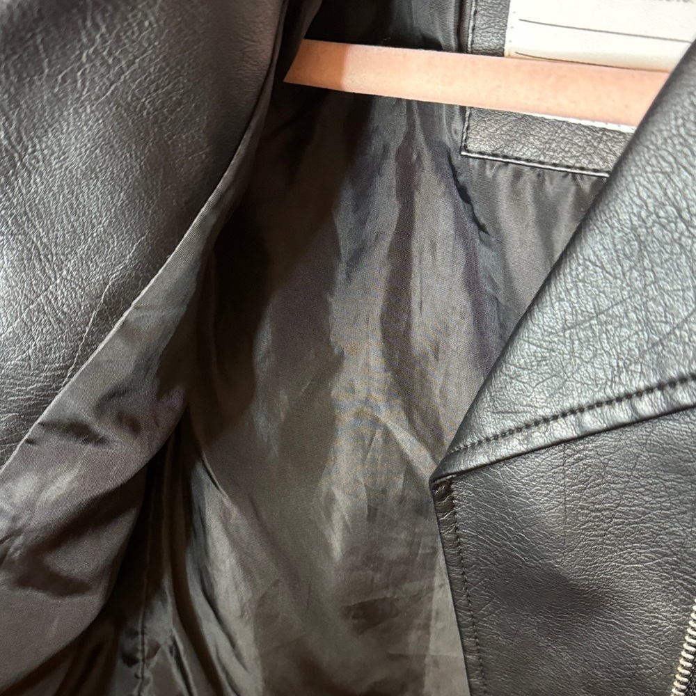Primark Edgy Chic: Kids' Black Faux Leather Moto Jacket Unisex Size 2-3 years - Picture 5 of 7